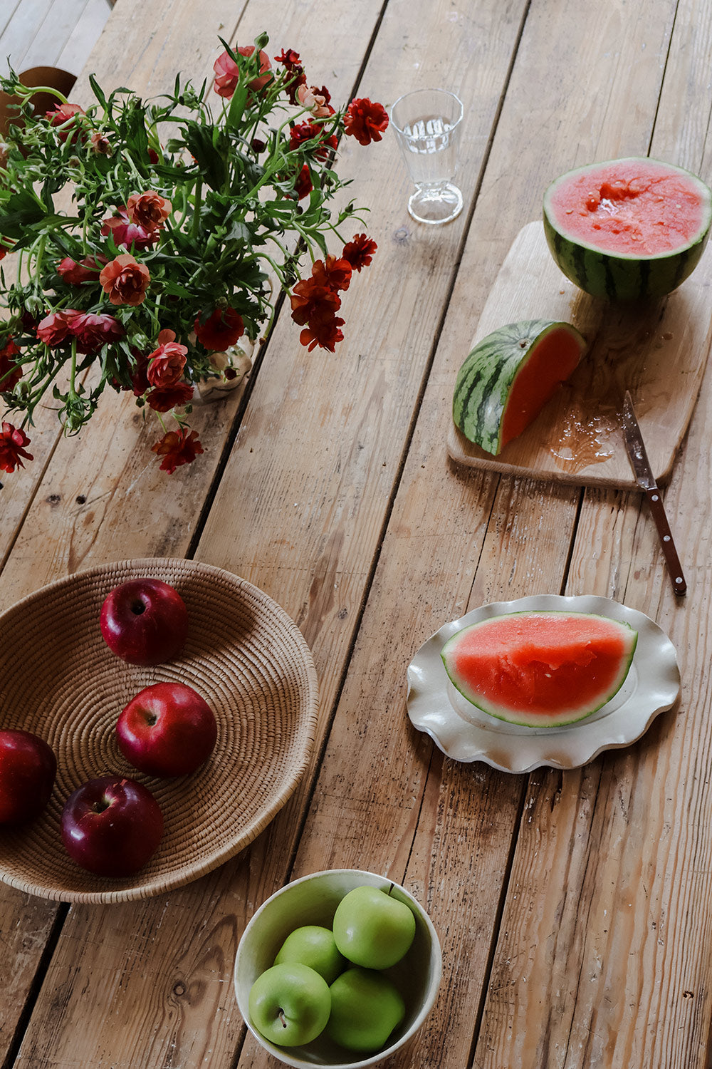 Shallow Date Palm Table Basket - Image 5